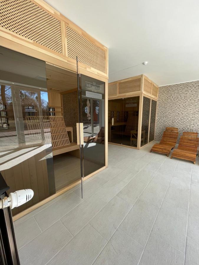 Oereg-To Youth Hostel Tata Εξωτερικό φωτογραφία
